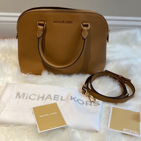 Michael Kors Crossbody - Picture 6 of 16